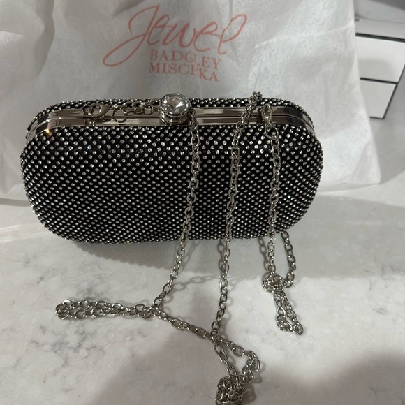 Stunning Jewel Badgley Mischka Crystal Mesh Clutch - Picture 1 of 12